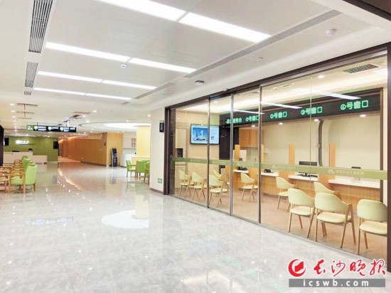 湖南妇女儿童医院一期工程建筑面积15万平方米。