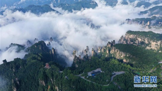 #(环境)(4)湖南张家界:云起山峰间