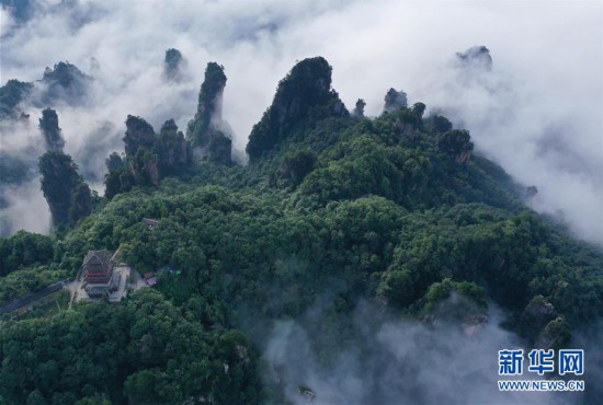 #(环境)(5)湖南张家界:云起山峰间